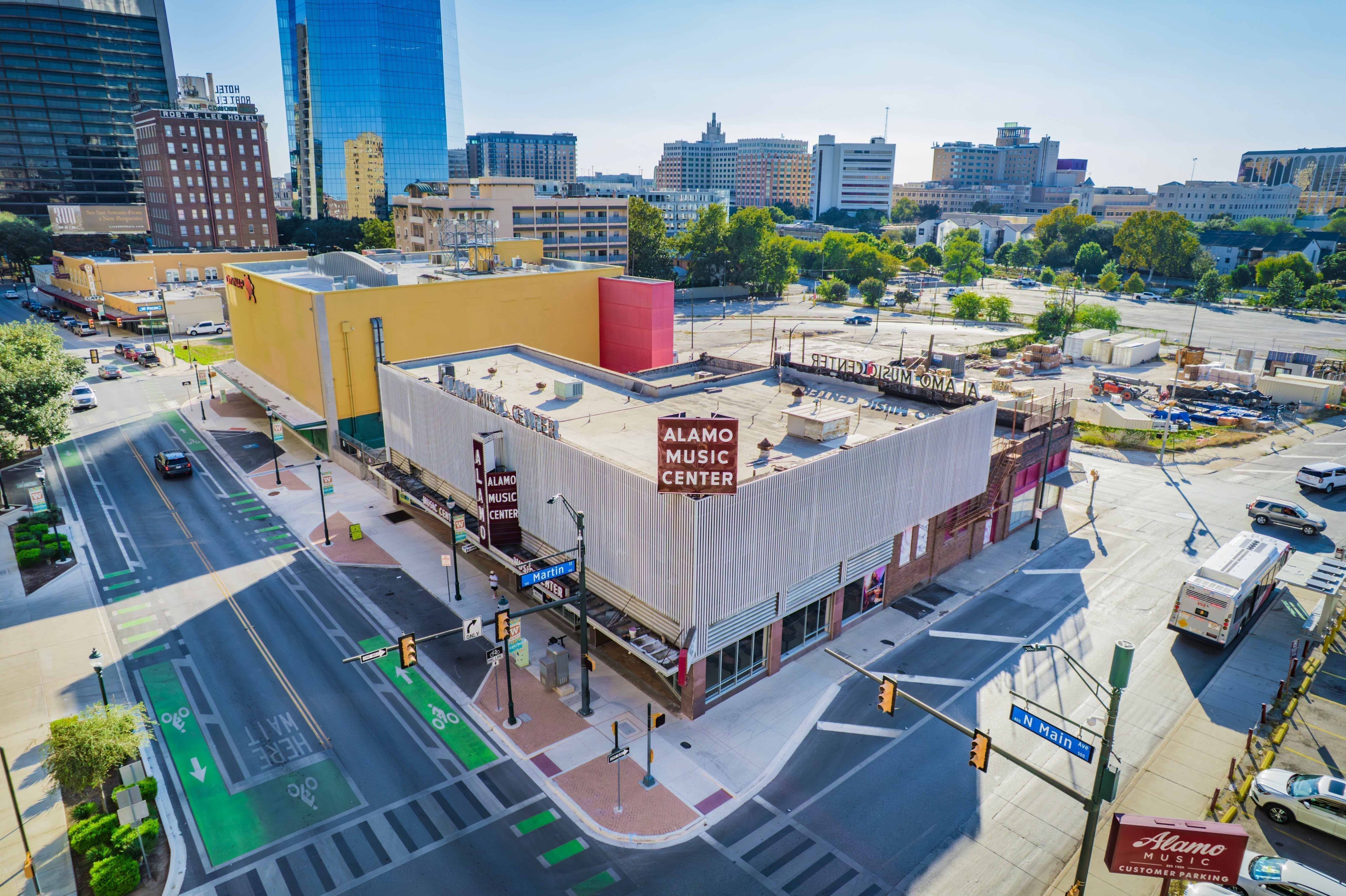 Baggs Dealer Spotlight: Alamo Music Center - Baggs